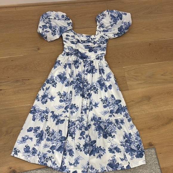 Floral Blue and White Dress - Picture 2 of 3